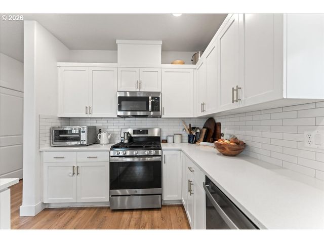 7510 Nw LAUREN Ave, Portland, OR 97229