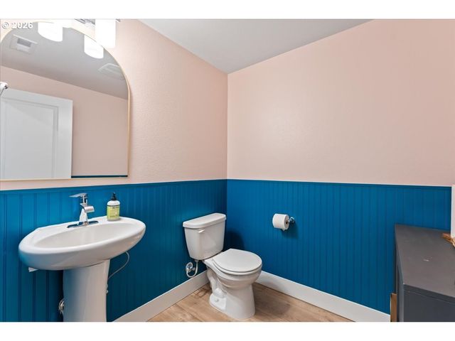 7510 Nw LAUREN Ave, Portland, OR 97229