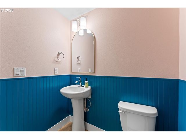 7510 Nw LAUREN Ave, Portland, OR 97229