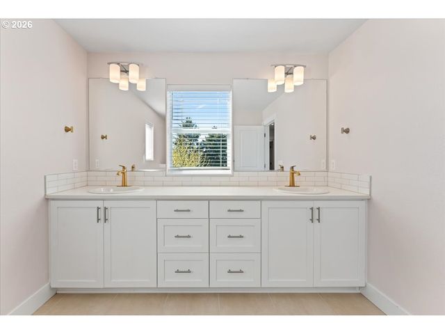 7510 Nw LAUREN Ave, Portland, OR 97229