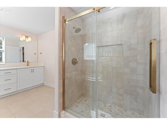 7510 Nw LAUREN Ave, Portland, OR 97229
