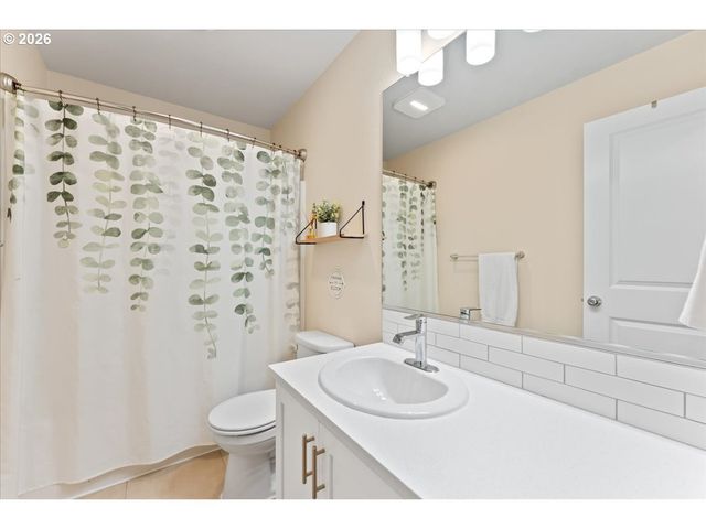 7510 Nw LAUREN Ave, Portland, OR 97229