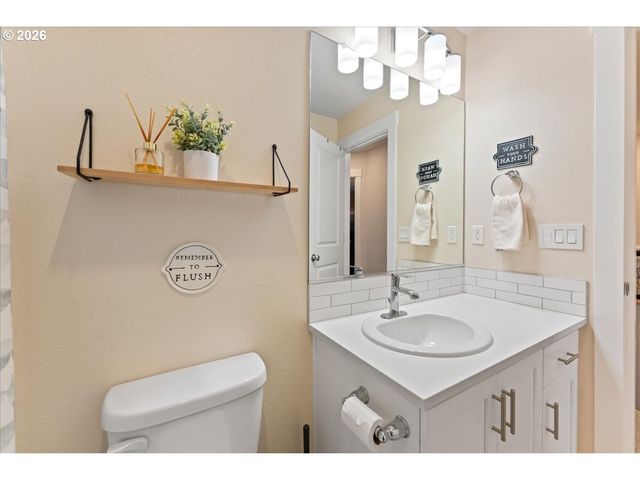 7510 Nw LAUREN Ave, Portland, OR 97229