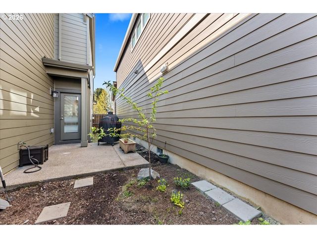 7510 Nw LAUREN Ave, Portland, OR 97229