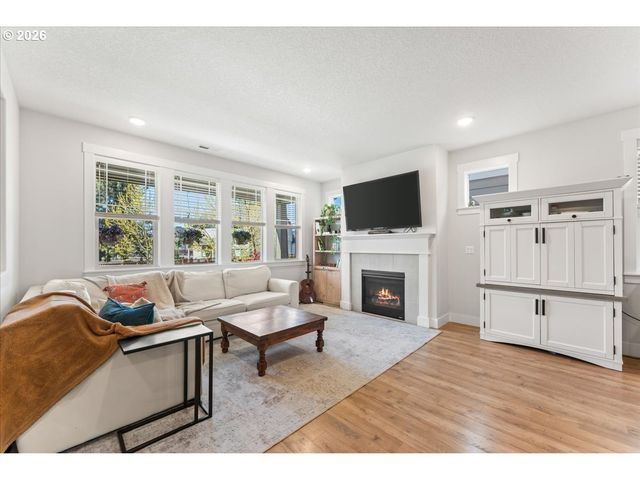 7510 Nw LAUREN Ave, Portland, OR 97229