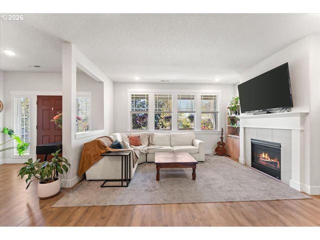 7510 Nw LAUREN Ave, Portland, OR 97229