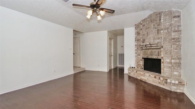 2915 Mesquite Drive, Sugar Land, TX 77479