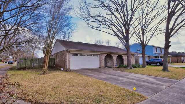 2915 Mesquite Drive, Sugar Land, TX 77479