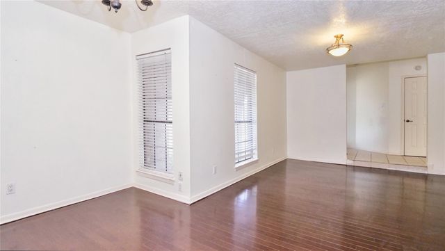 2915 Mesquite Drive, Sugar Land, TX 77479