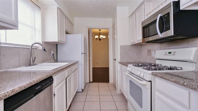 2915 Mesquite Drive, Sugar Land, TX 77479