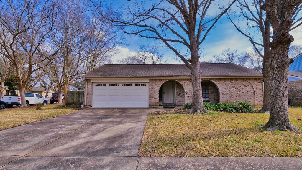 2915 Mesquite Drive, Sugar Land, TX 77479