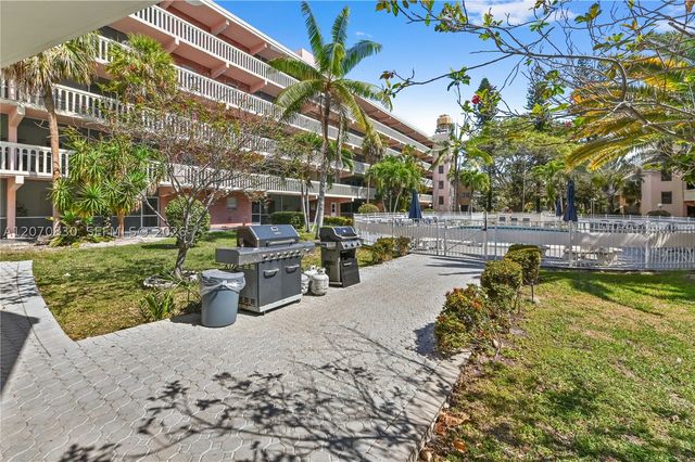 200 NE 12th Ave 3A, Hallandale Beach, FL 33009