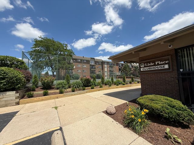 4508 Beau Monde Drive 5, Lisle, IL 60532