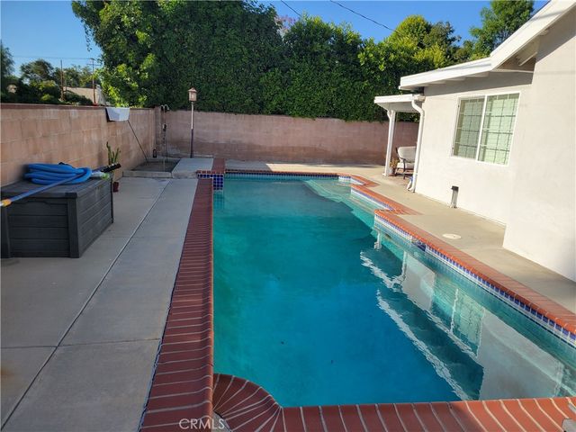 8829 Rubio, North Hills, CA 91343