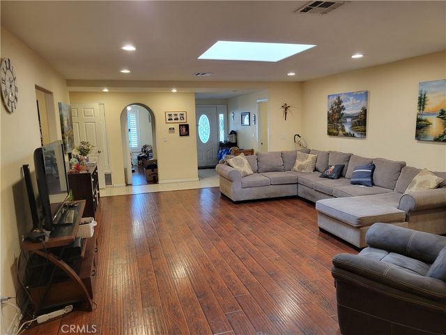8829 Rubio, North Hills, CA 91343