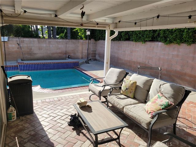 8829 Rubio, North Hills, CA 91343