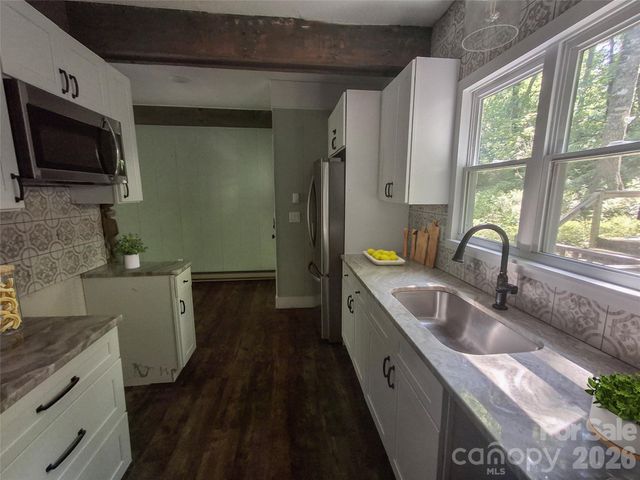 630 Shumont Road, Black Mountain, NC 28711