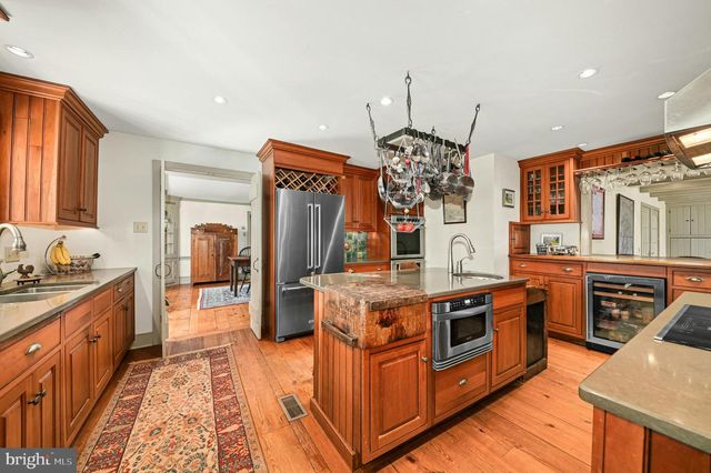 189 E BUTLER AVE, Doylestown, PA 18901