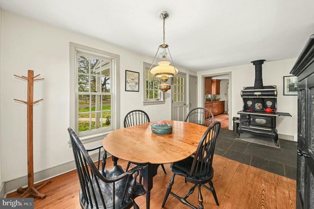 189 E BUTLER AVE, Doylestown, PA 18901