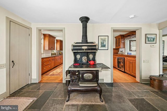189 E BUTLER AVE, Doylestown, PA 18901