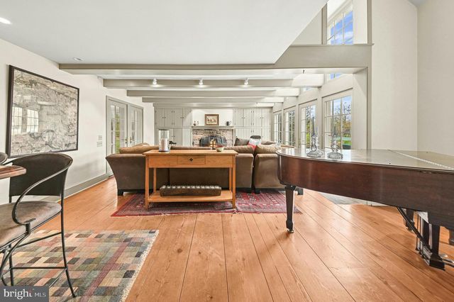 189 E BUTLER AVE, Doylestown, PA 18901