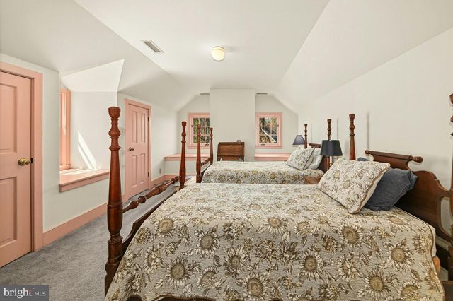 189 E BUTLER AVE, Doylestown, PA 18901