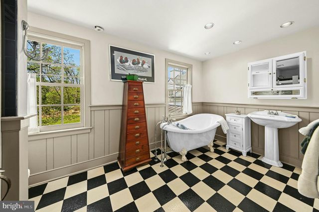 189 E BUTLER AVE, Doylestown, PA 18901