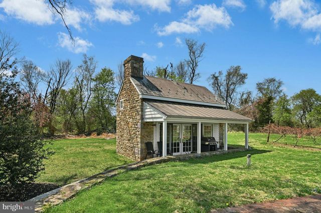 189 E BUTLER AVE, Doylestown, PA 18901