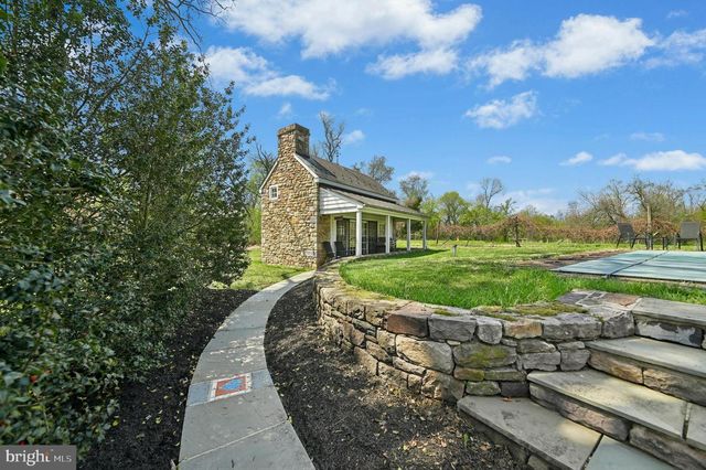 189 E BUTLER AVE, Doylestown, PA 18901