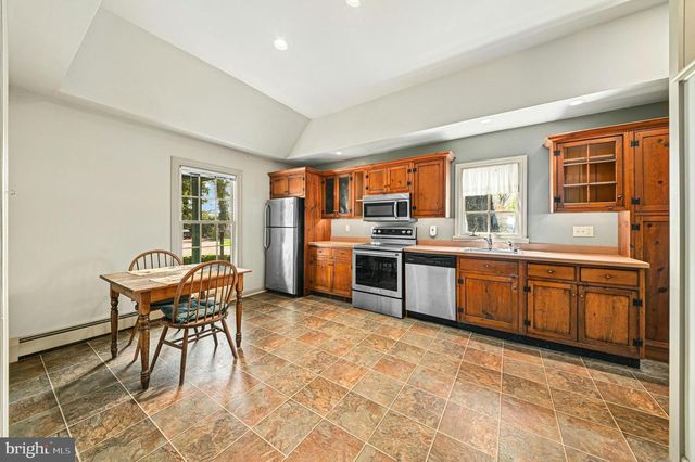 189 E BUTLER AVE, Doylestown, PA 18901