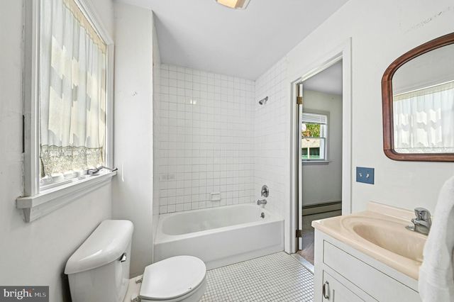 189 E BUTLER AVE, Doylestown, PA 18901
