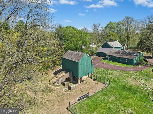189 E BUTLER AVE, Doylestown, PA 18901