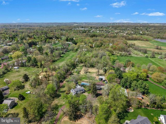 189 E BUTLER AVE, Doylestown, PA 18901