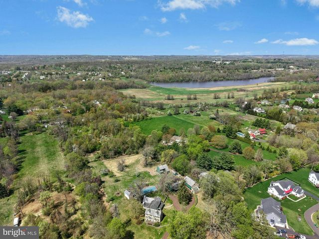 189 E BUTLER AVE, Doylestown, PA 18901