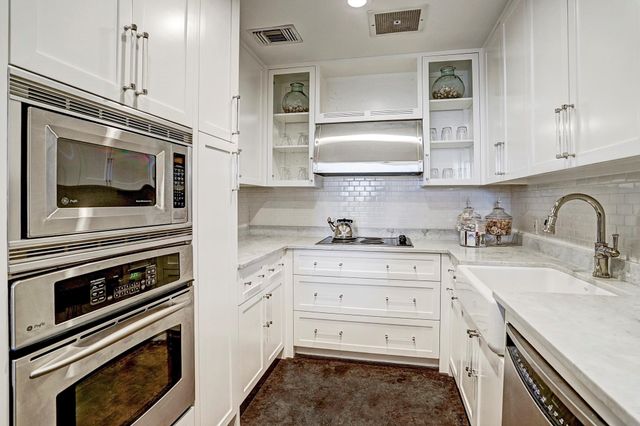 5110 San Felipe Street 31W, Houston, TX 77056