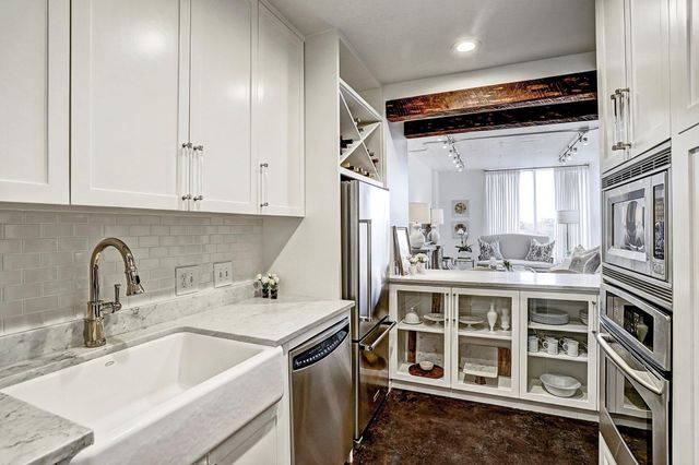 5110 San Felipe Street 31W, Houston, TX 77056