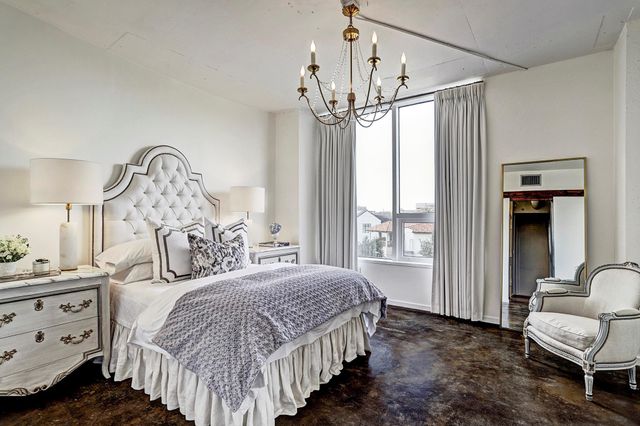 5110 San Felipe Street 31W, Houston, TX 77056