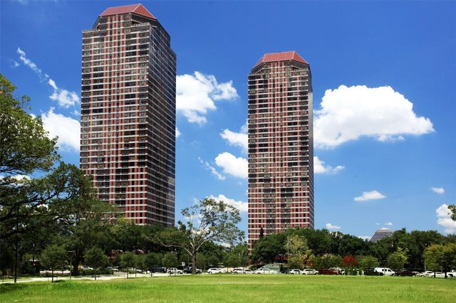 5110 San Felipe Street 31W, Houston, TX 77056