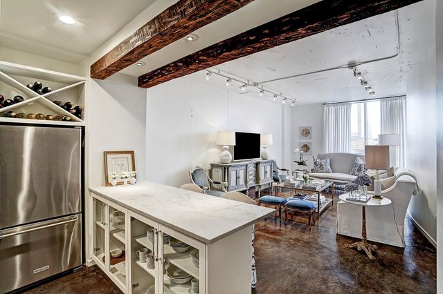 5110 San Felipe Street 31W, Houston, TX 77056