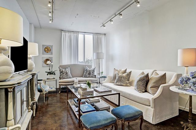 5110 San Felipe Street 31W, Houston, TX 77056