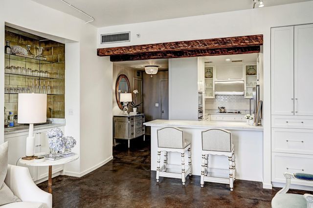 5110 San Felipe Street 31W, Houston, TX 77056