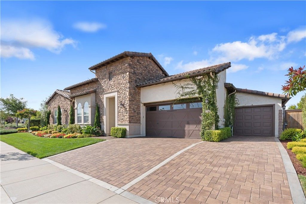 Image 3 of property listing at 1564 Eucalyptus, Nipomo, CA 93444