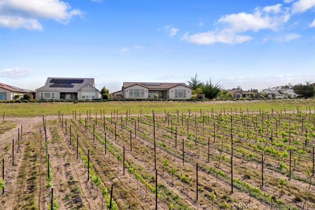 Image 4 of property listing at 1564 Eucalyptus, Nipomo, CA 93444