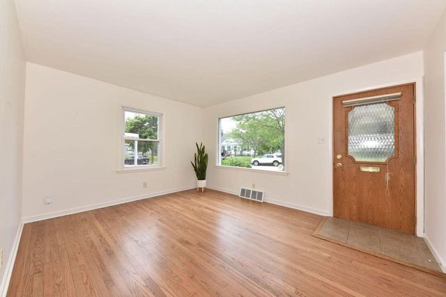 6639 W Bennett AVENUE, Milwaukee, WI 53219