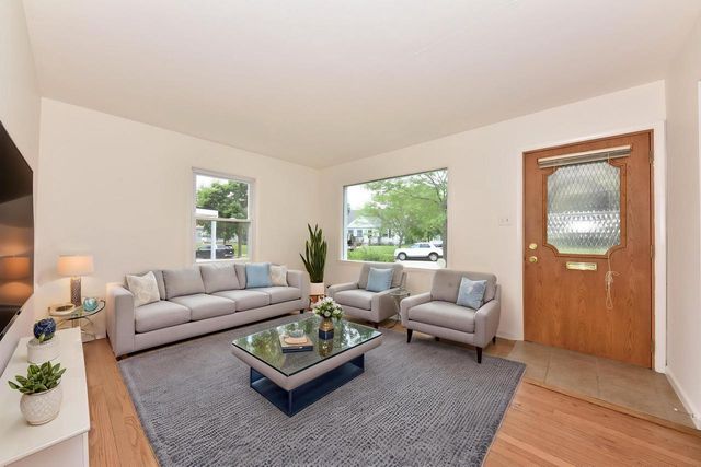 6639 W Bennett AVENUE, Milwaukee, WI 53219