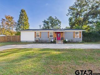 213 Reierson Ave, Athens, TX 75751