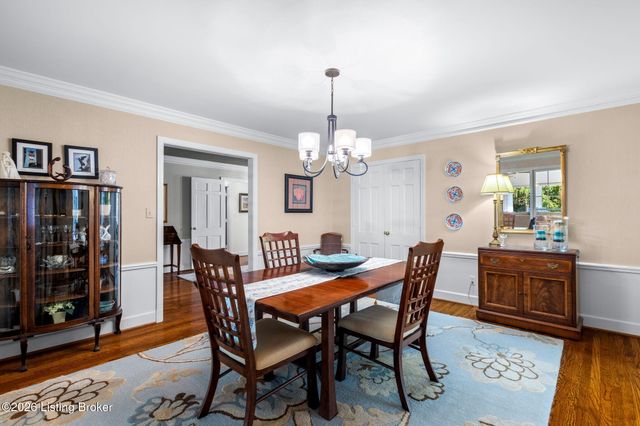 5805 Brittany Woods Cir, Louisville, KY 40222