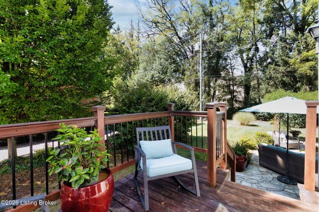5805 Brittany Woods Cir, Louisville, KY 40222