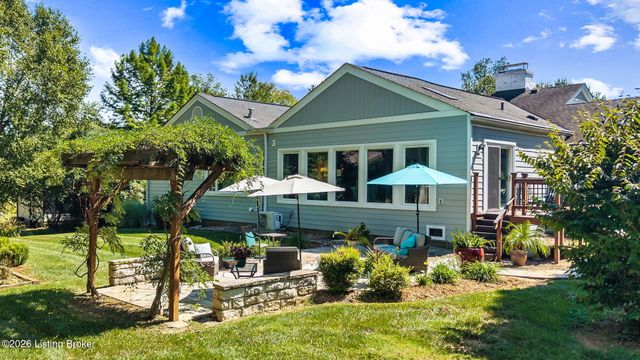5805 Brittany Woods Cir, Louisville, KY 40222