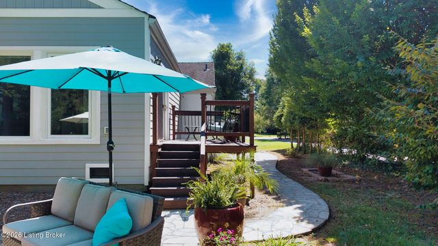 5805 Brittany Woods Cir, Louisville, KY 40222